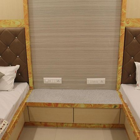 Hotel Skylark Vapi Extérieur photo