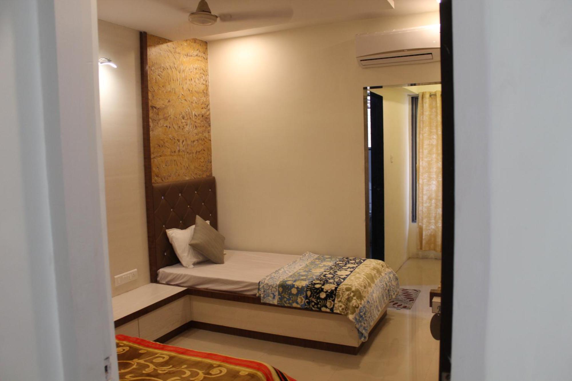 Hotel Skylark Vapi Extérieur photo