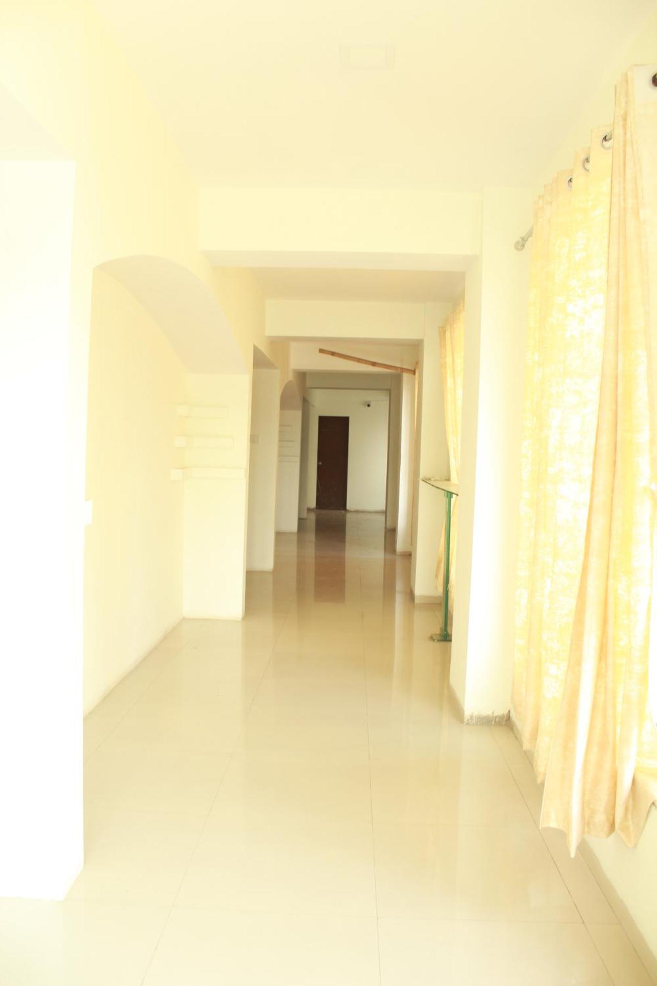 Hotel Skylark Vapi Extérieur photo