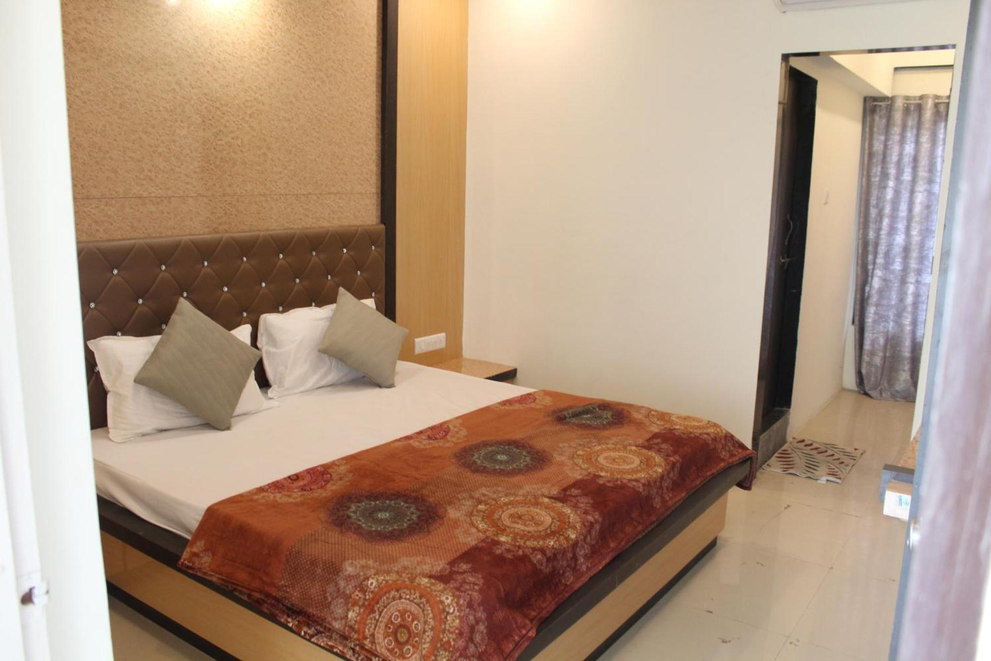Hotel Skylark Vapi Extérieur photo