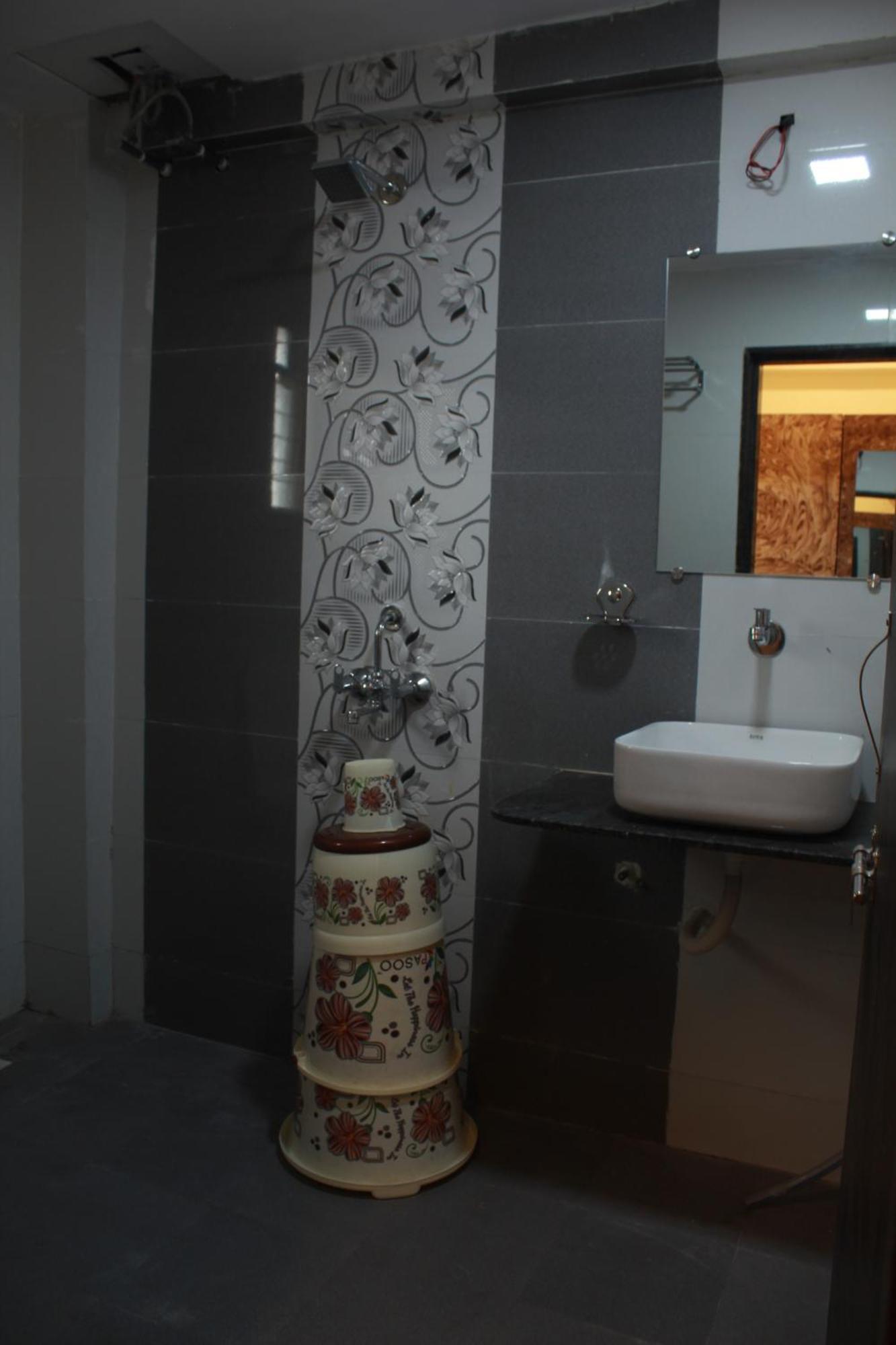 Hotel Skylark Vapi Extérieur photo