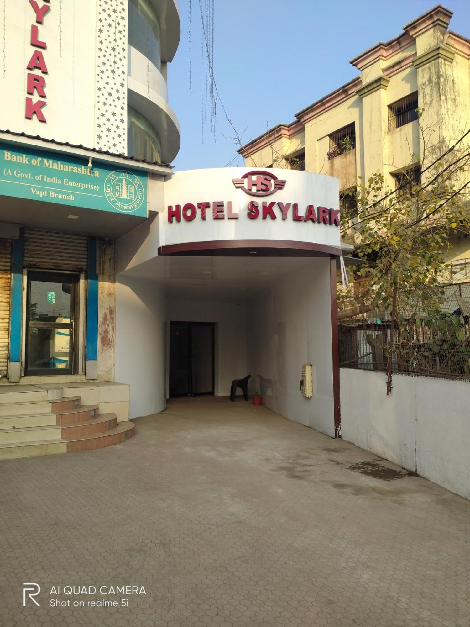 Hotel Skylark Vapi Extérieur photo