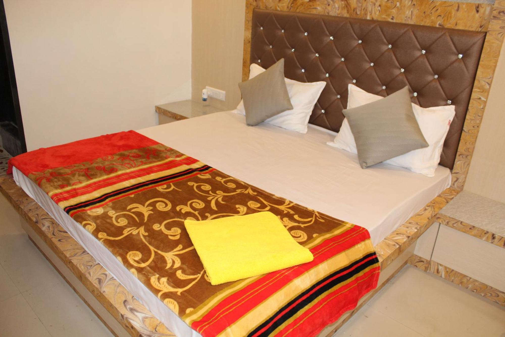 Hotel Skylark Vapi Extérieur photo