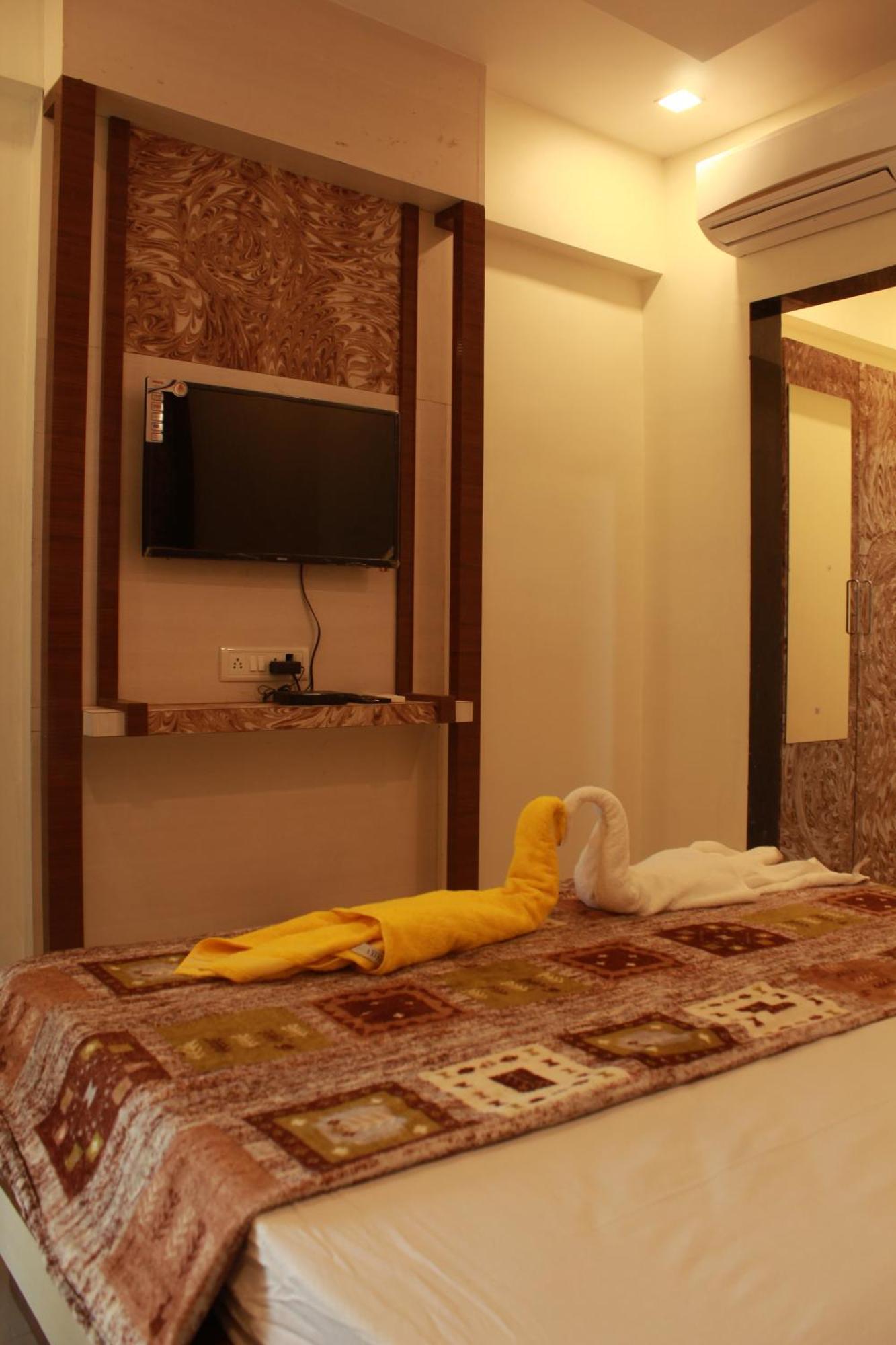 Hotel Skylark Vapi Extérieur photo
