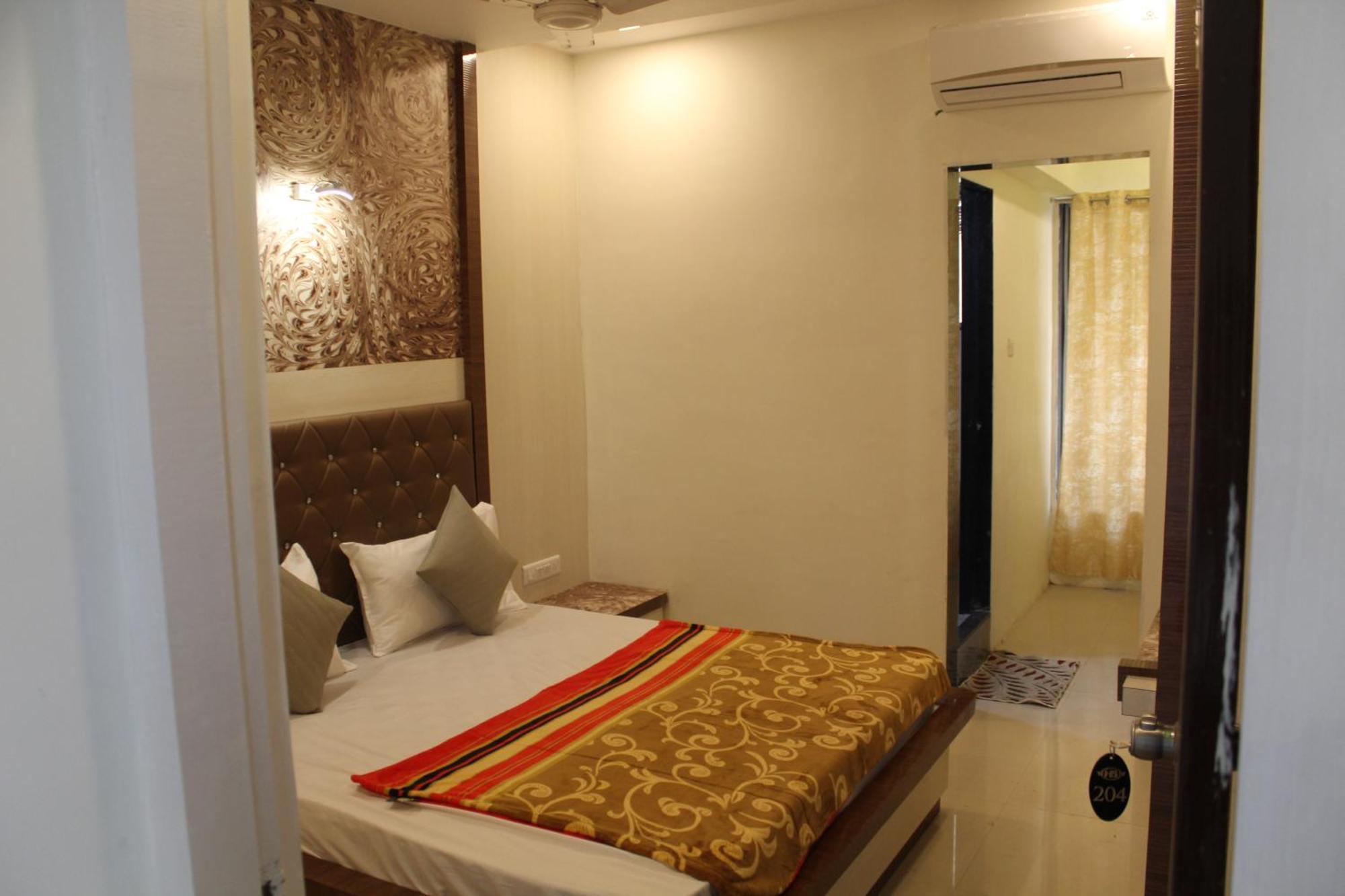 Hotel Skylark Vapi Extérieur photo