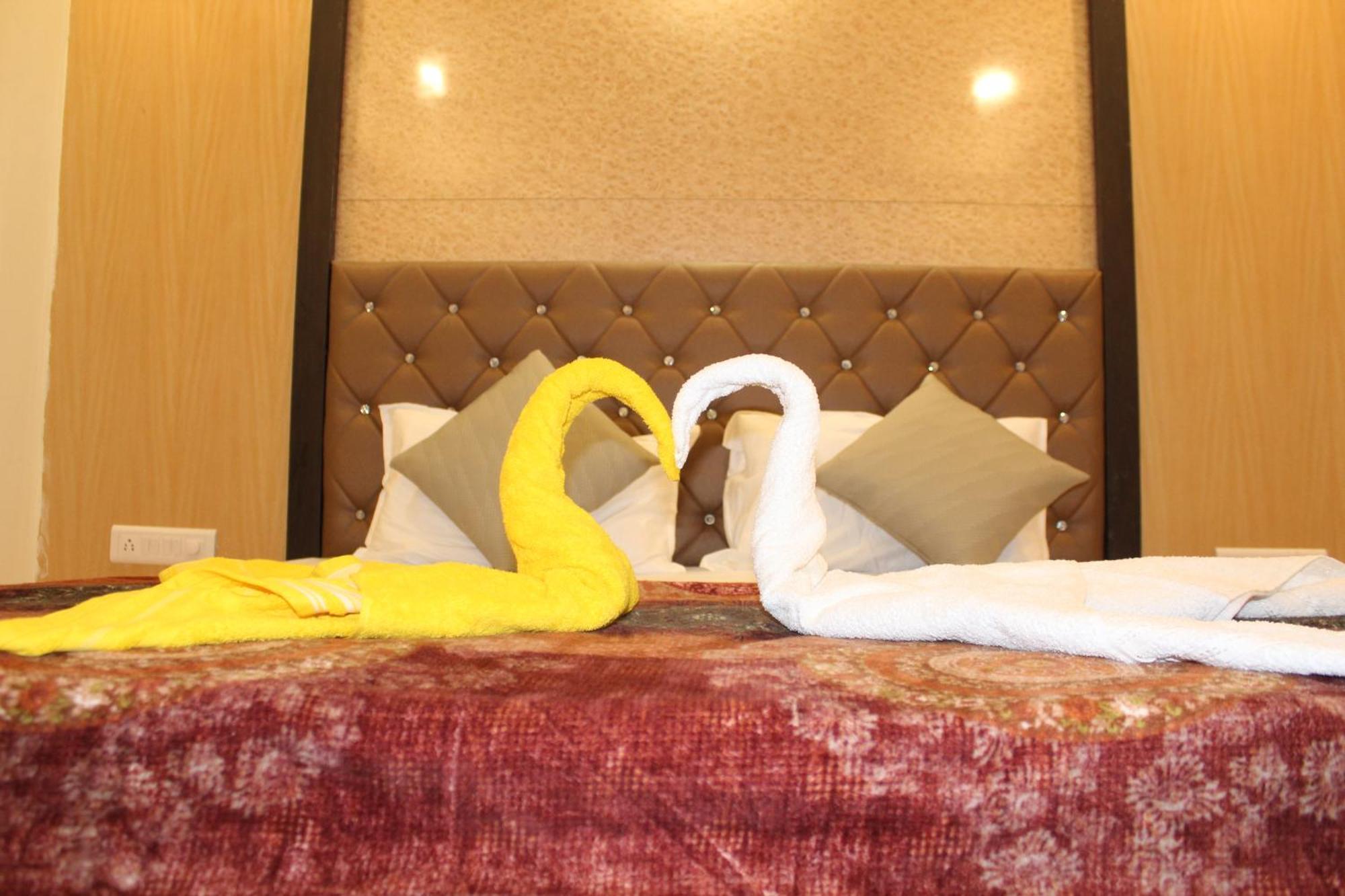 Hotel Skylark Vapi Extérieur photo